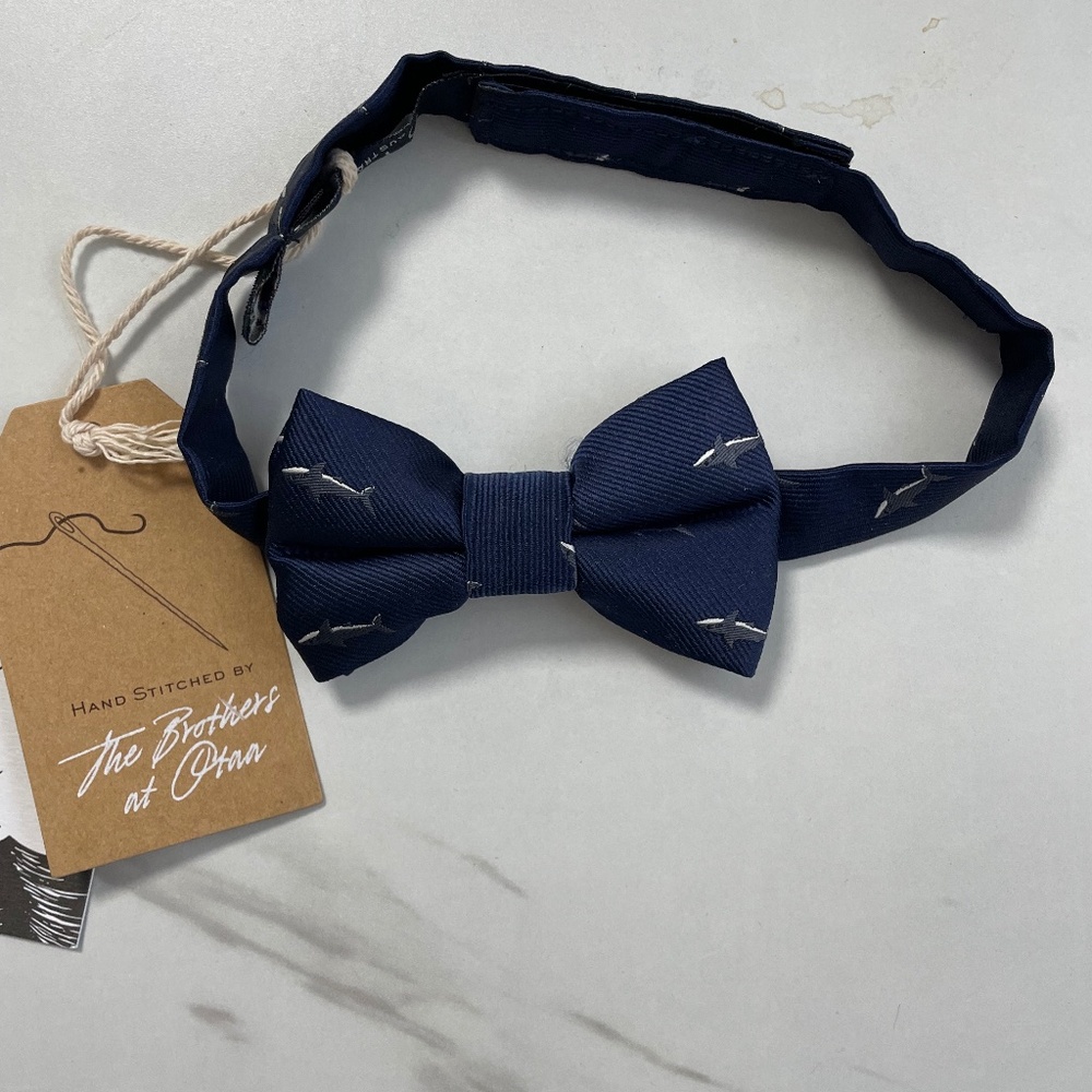 NWT Kids Bowtie Shark Graphic
